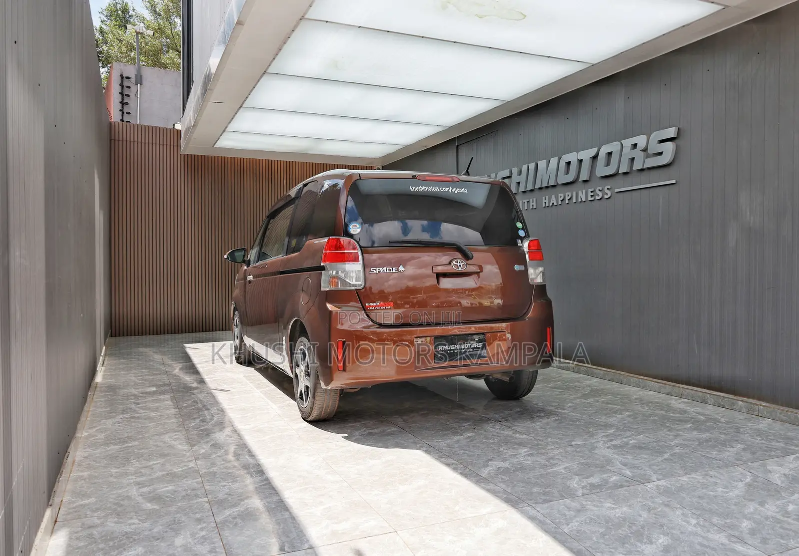 Toyota Spade 2012 Brown