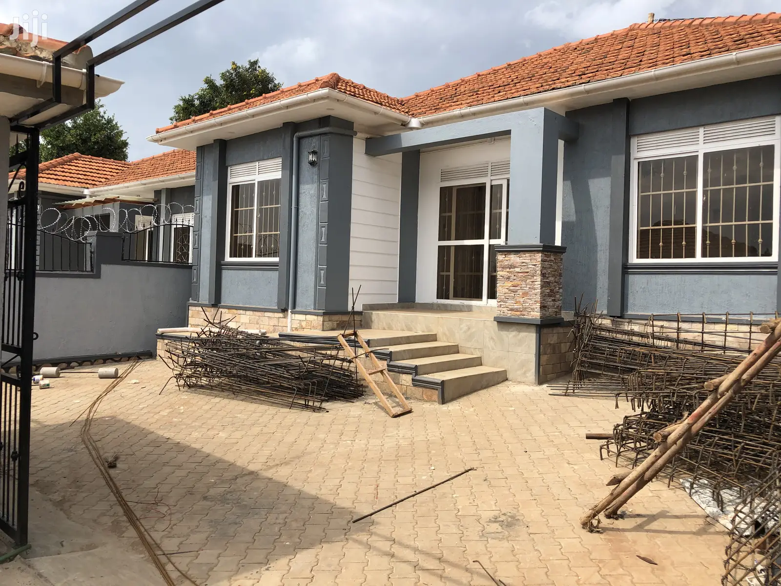 Kira Beautiful House for Sell