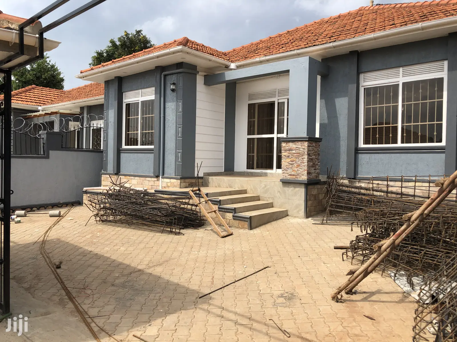 Kira Beautiful House for Sell