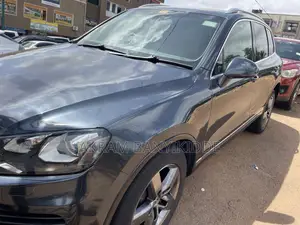 Volkswagen Touareg 2012 Gray