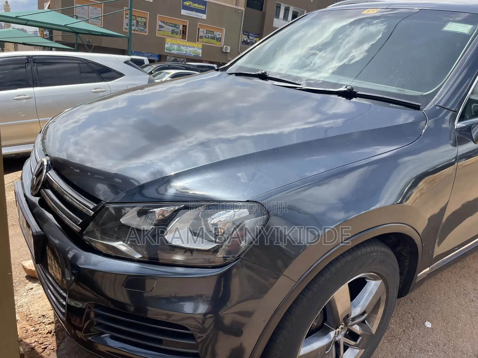 Volkswagen Touareg 2012 Gray