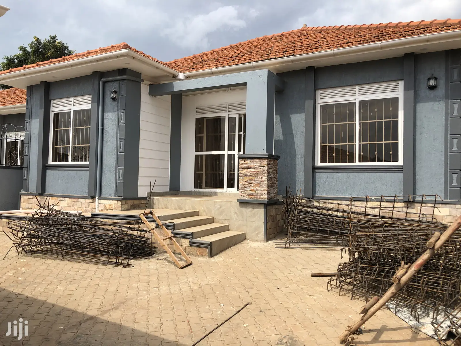 Kira Beautiful House for Sell