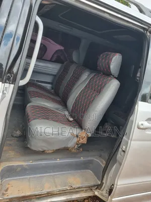 Toyota Noah 2001 Silver