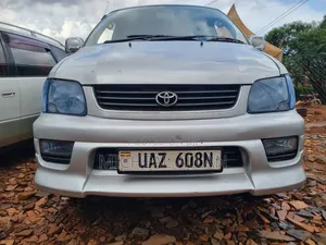 Toyota Noah 2001 Silver