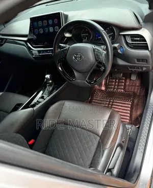 Toyota C-HR 2017 Silver