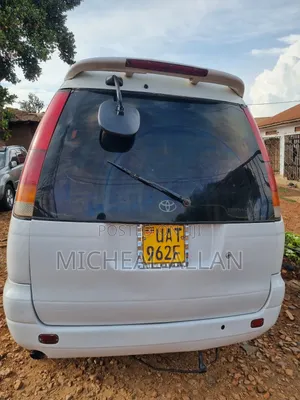 Toyota Noah 2001 White