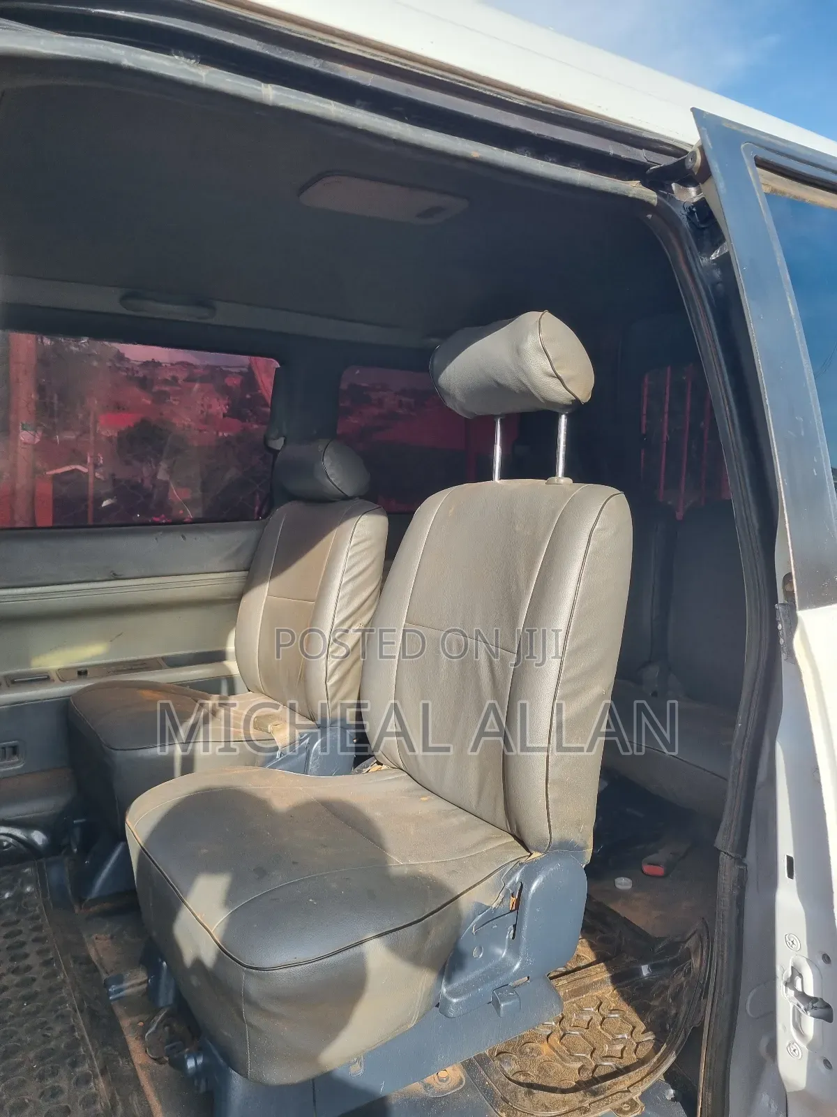 Toyota Noah 2001 White