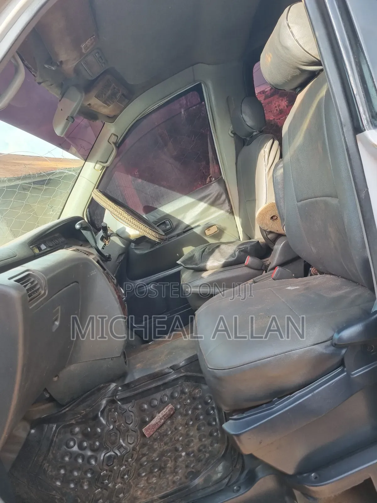 Toyota Noah 2001 White