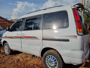 Toyota Noah 2001 White