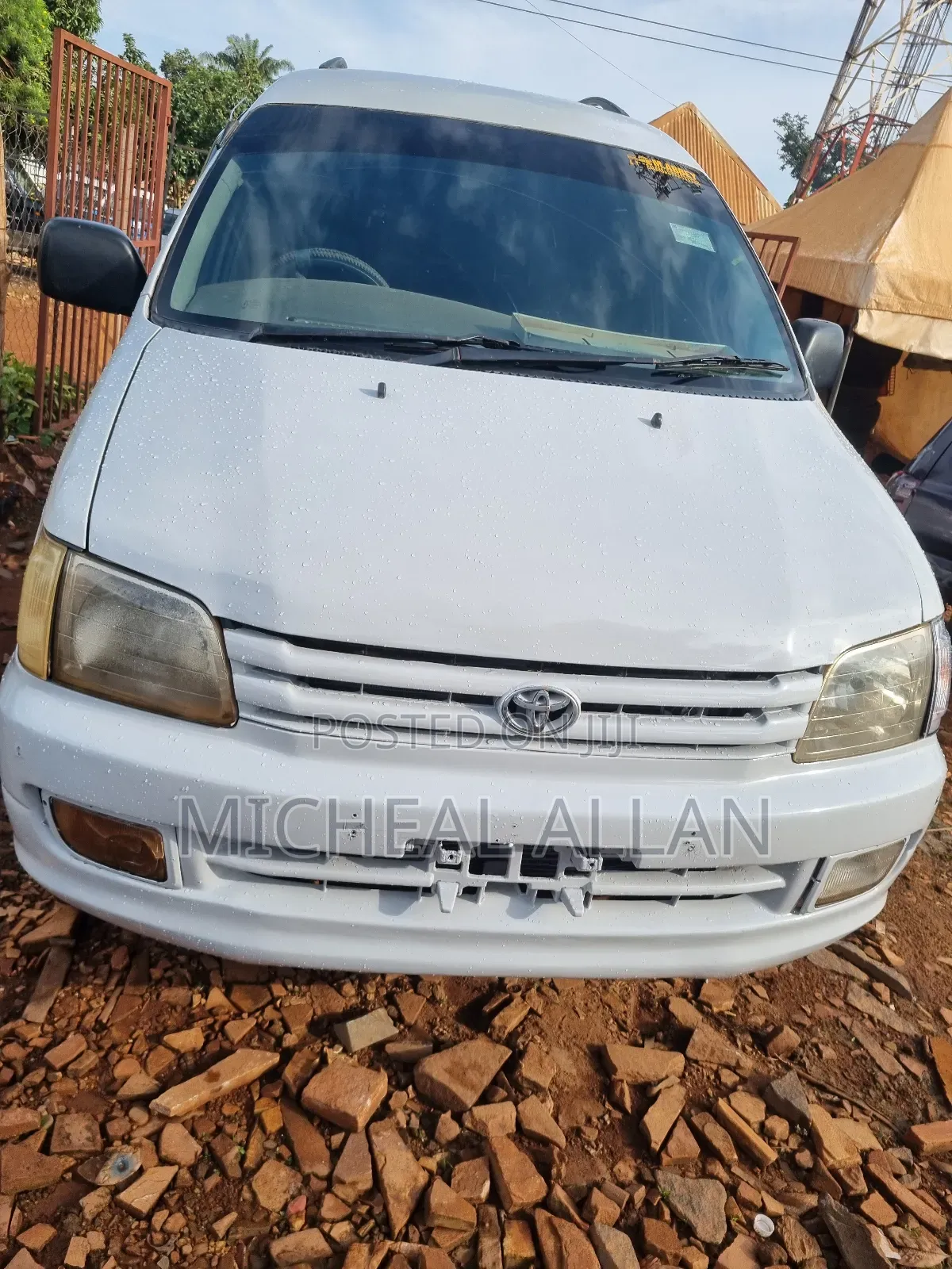 Toyota Noah 2001 White