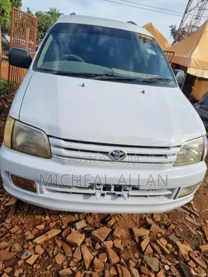 Toyota Noah 2001 White