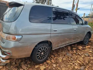 Toyota Gaia 2000 Silver