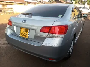 Subaru Legacy 2010 Silver