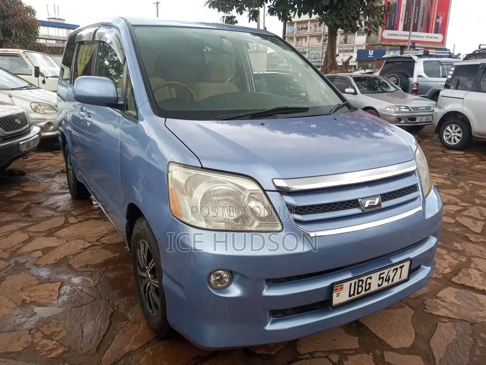 Toyota Noah 2005 Blue