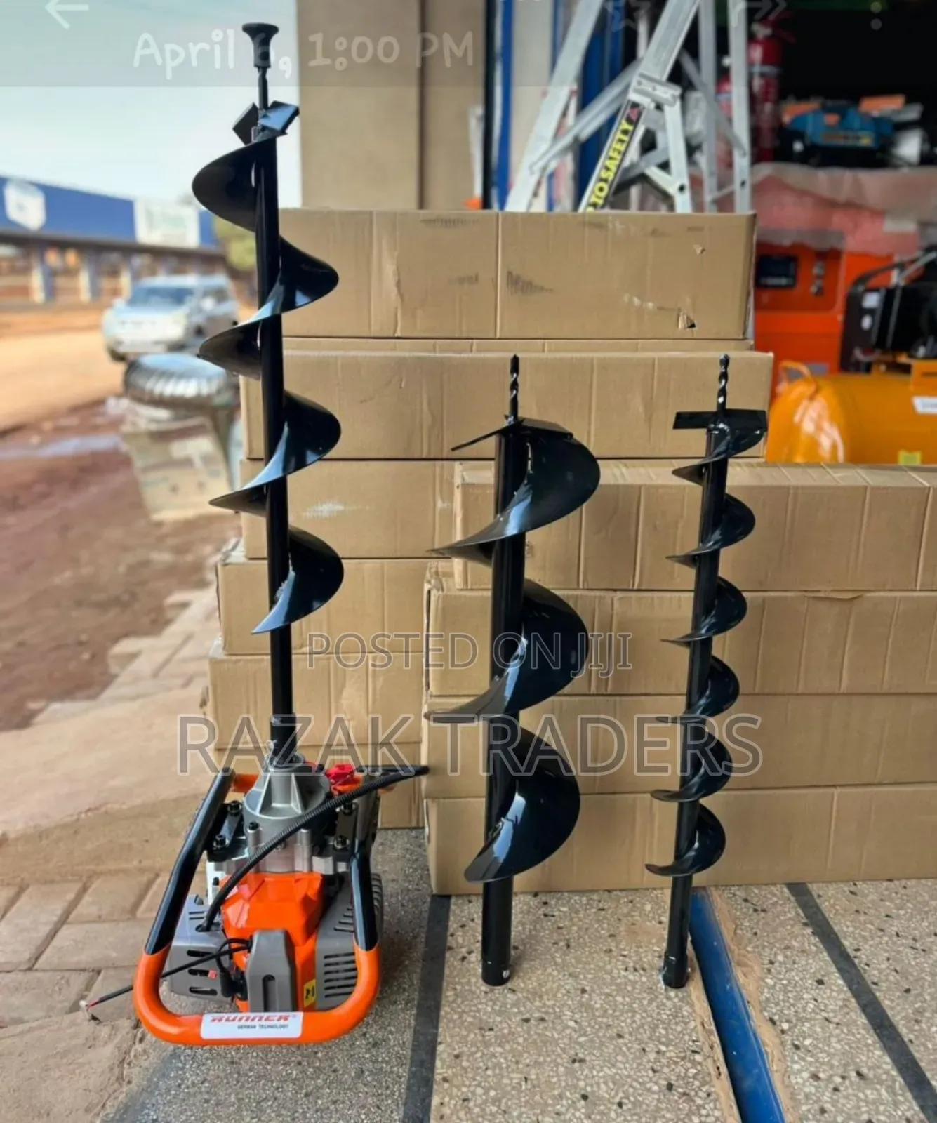 Runner 52cc Earth Auger 2-Stroke Petrol Hole Digger With 3 Drill Bits