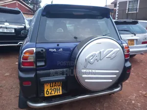 Toyota RAV4 1999 Blue