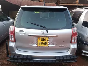 Toyota Raum 2008 Silver