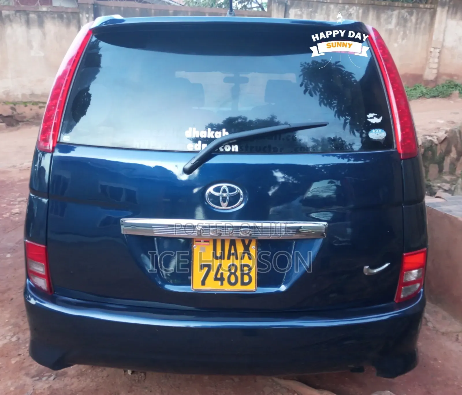 Toyota ISIS 2005 Blue