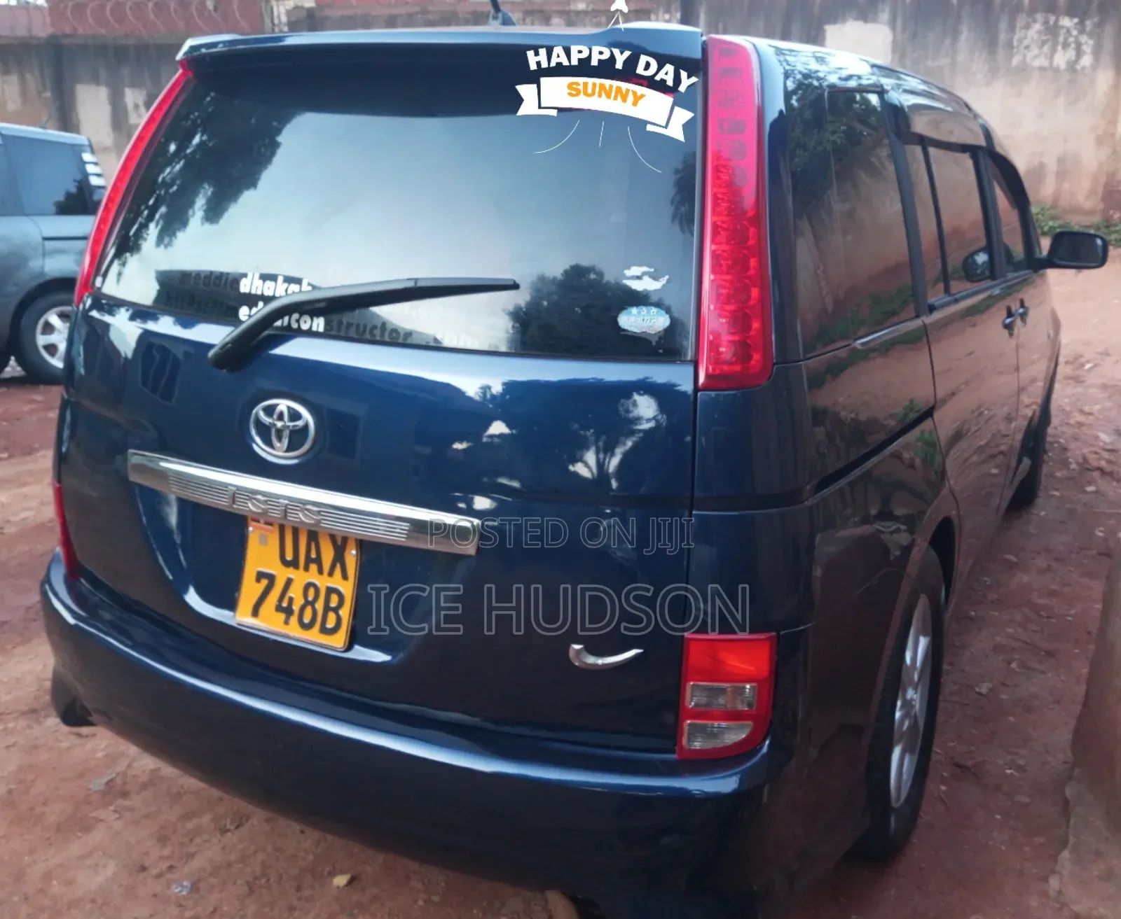 Toyota ISIS 2005 Blue