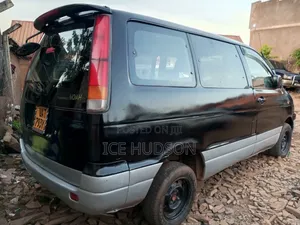 Toyota Noah 2002 Gray