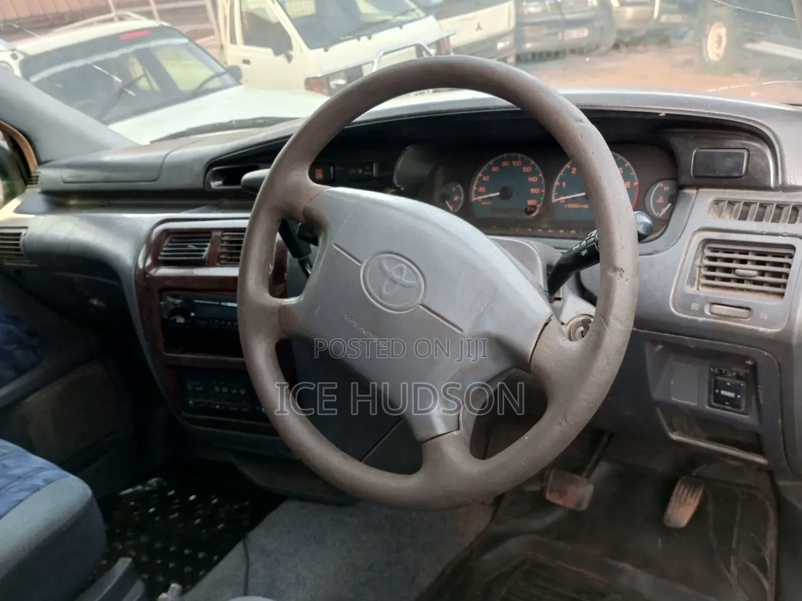 Toyota Noah 2002 Gray