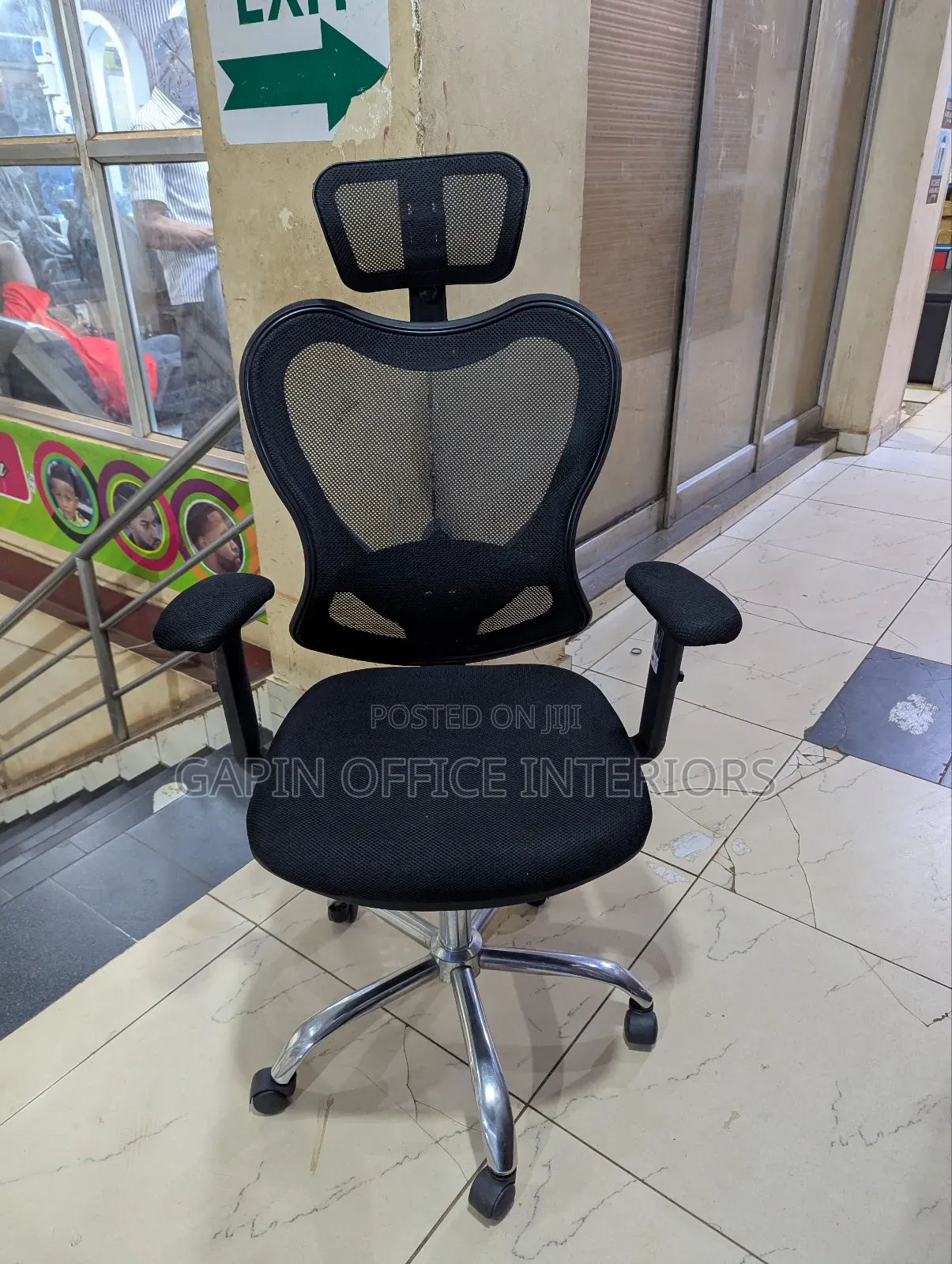 Office Chair, With an Headrest and Movable