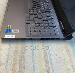 Laptop Lenovo LOQ 15IRH8 16GB Intel Core i5 SSD 1T