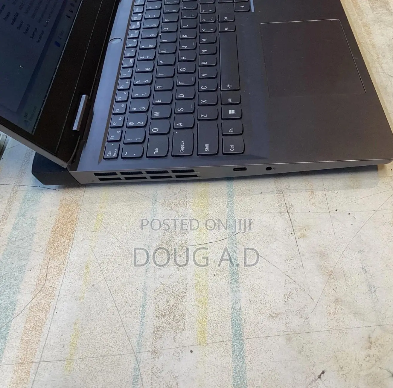 Laptop Lenovo LOQ 15IRH8 16GB Intel Core i5 SSD 1T