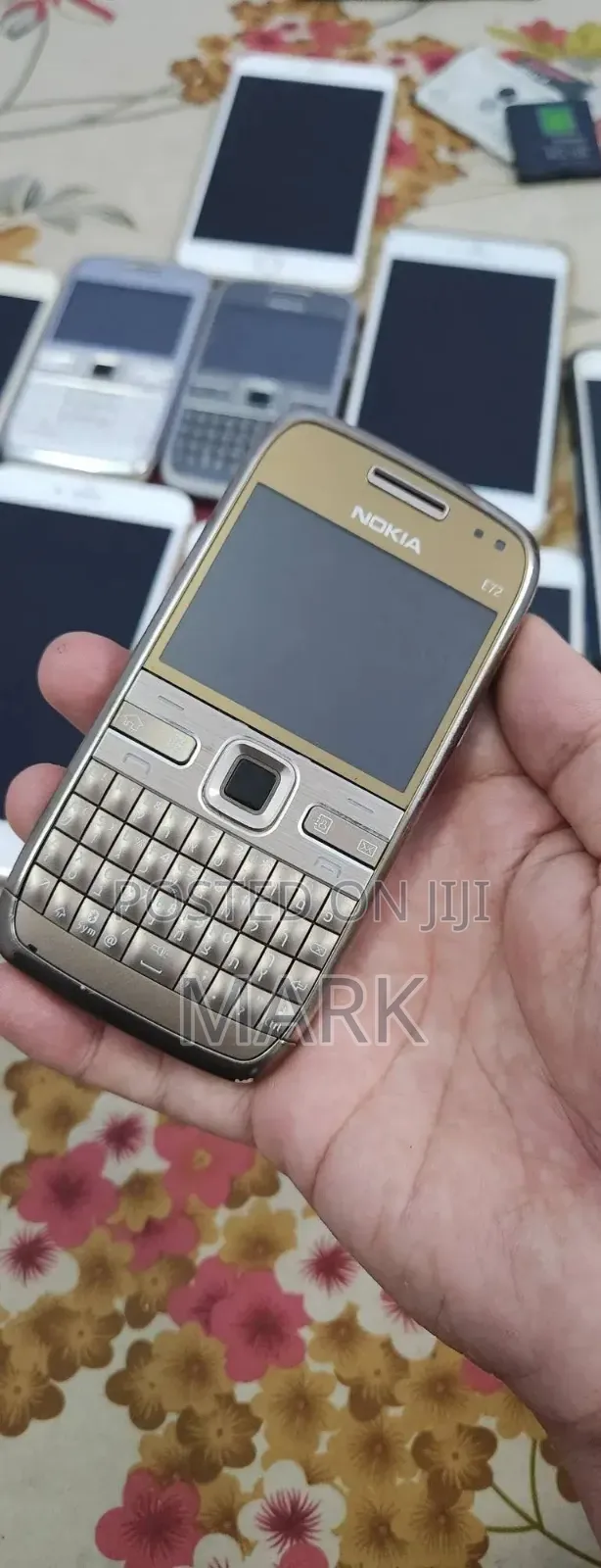 Nokia E72 Gold