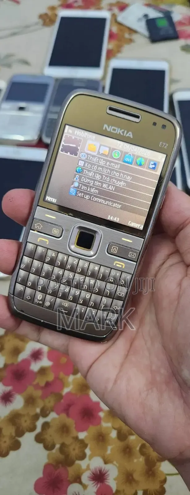 Nokia E72 Gold