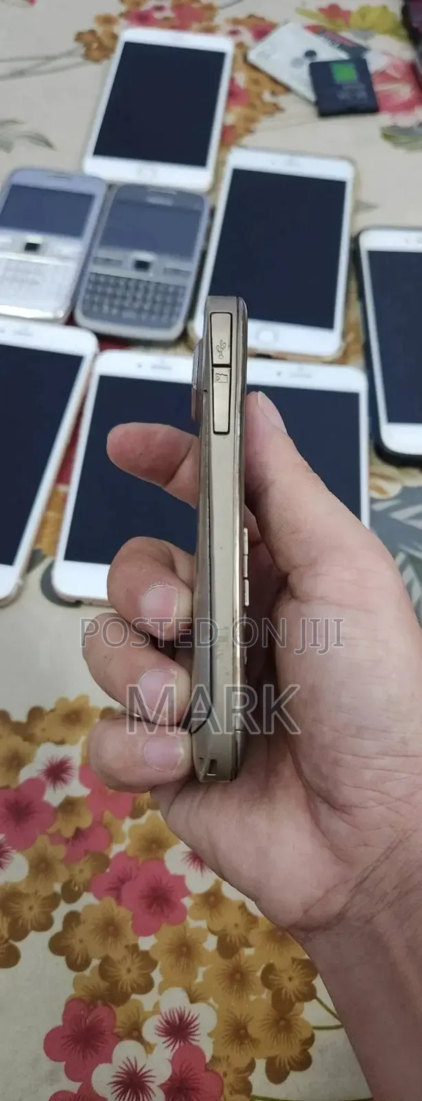 Nokia E72 Gold