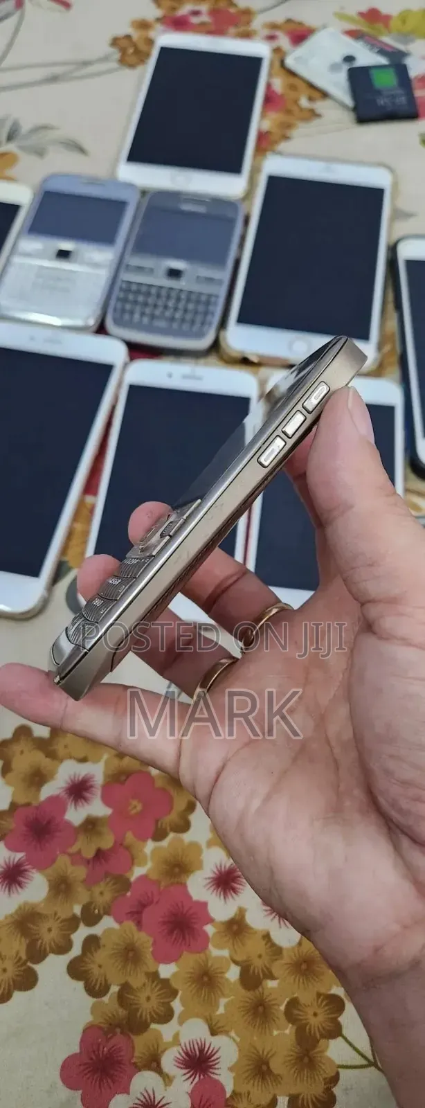 Nokia E72 Gold