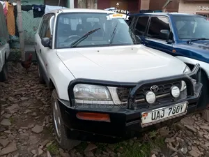 Toyota RAV4 1999 White