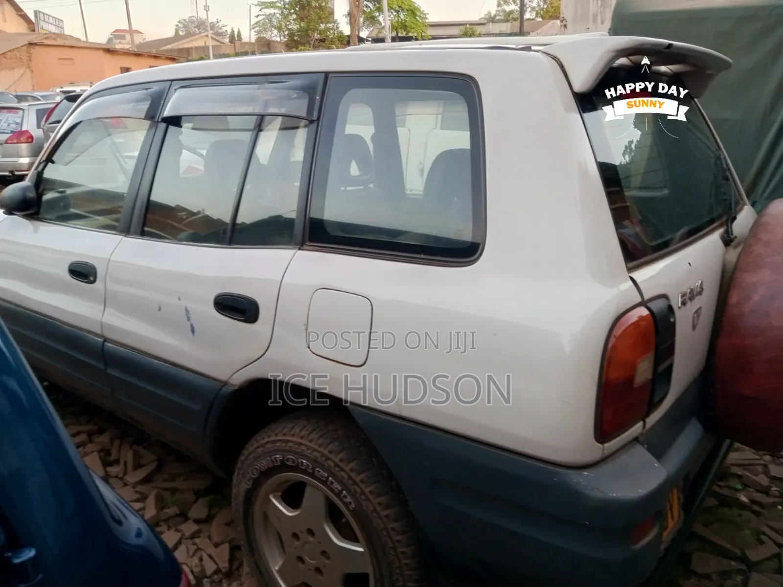 Toyota RAV4 1999 White