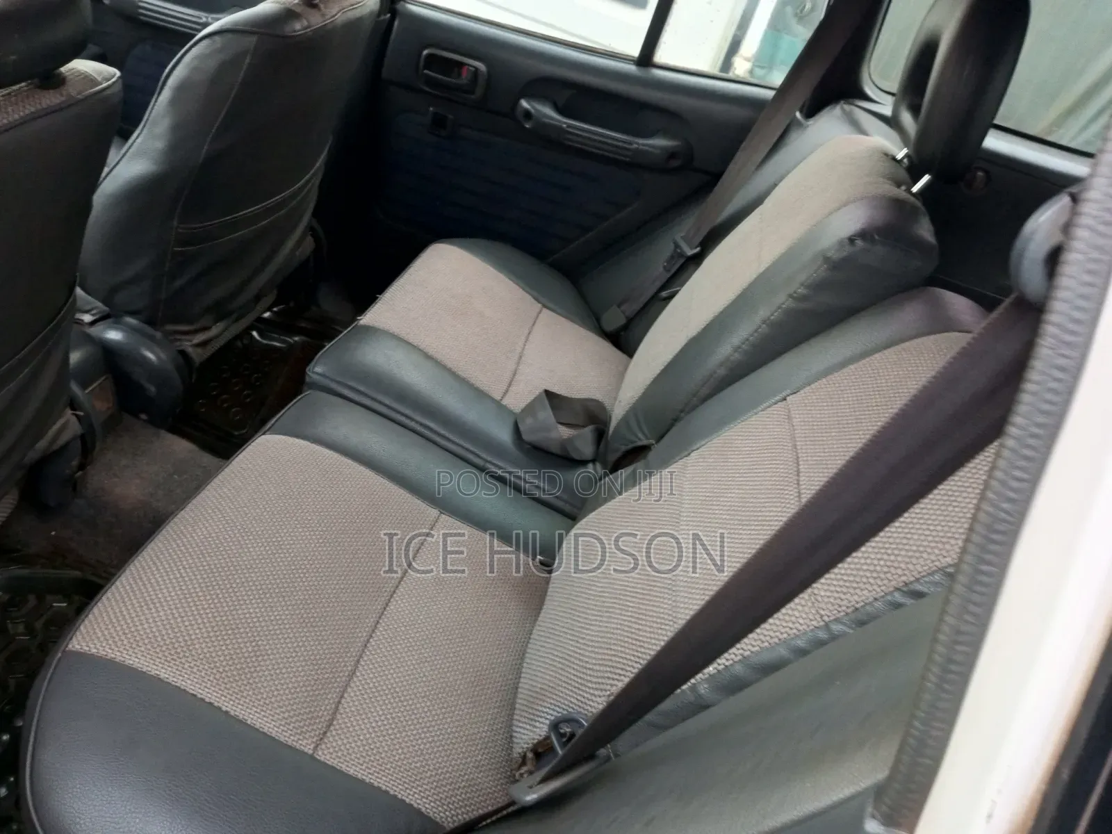 Toyota RAV4 1999 White