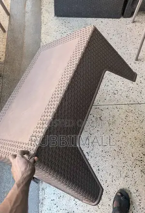 Plastic Table ~ Coffee Brown