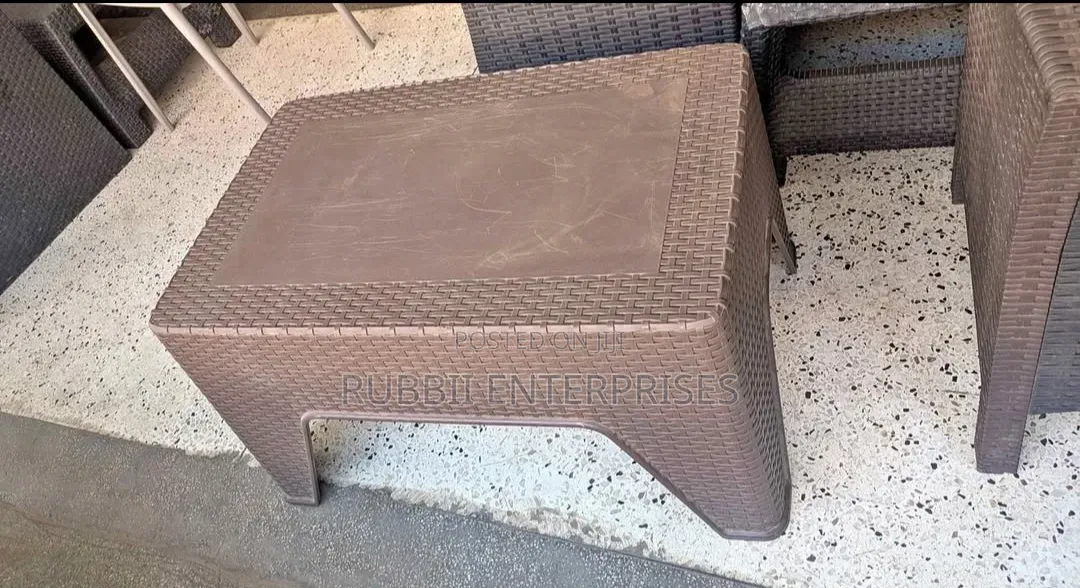 Plastic Table ~ Coffee Brown