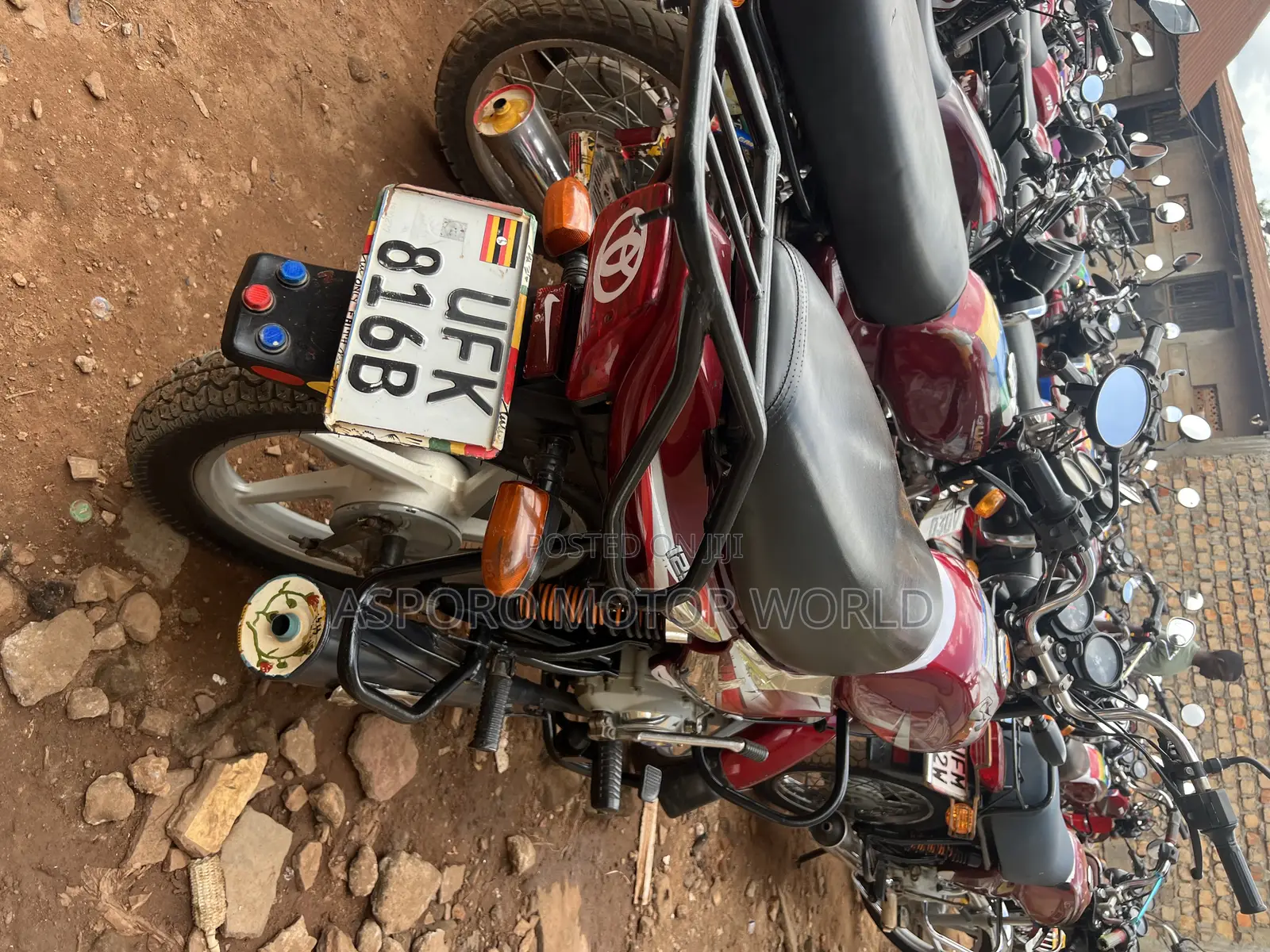 Bajaj CT 125X 2022 Red