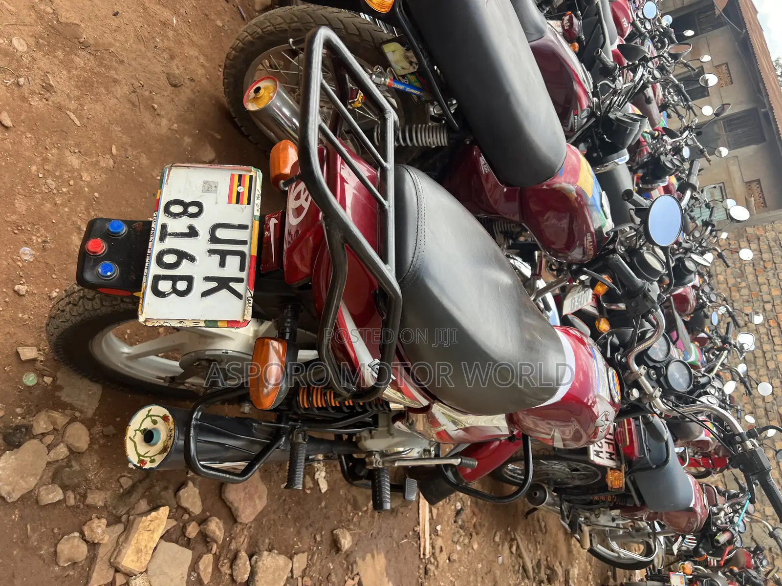 Bajaj CT 125X 2022 Red