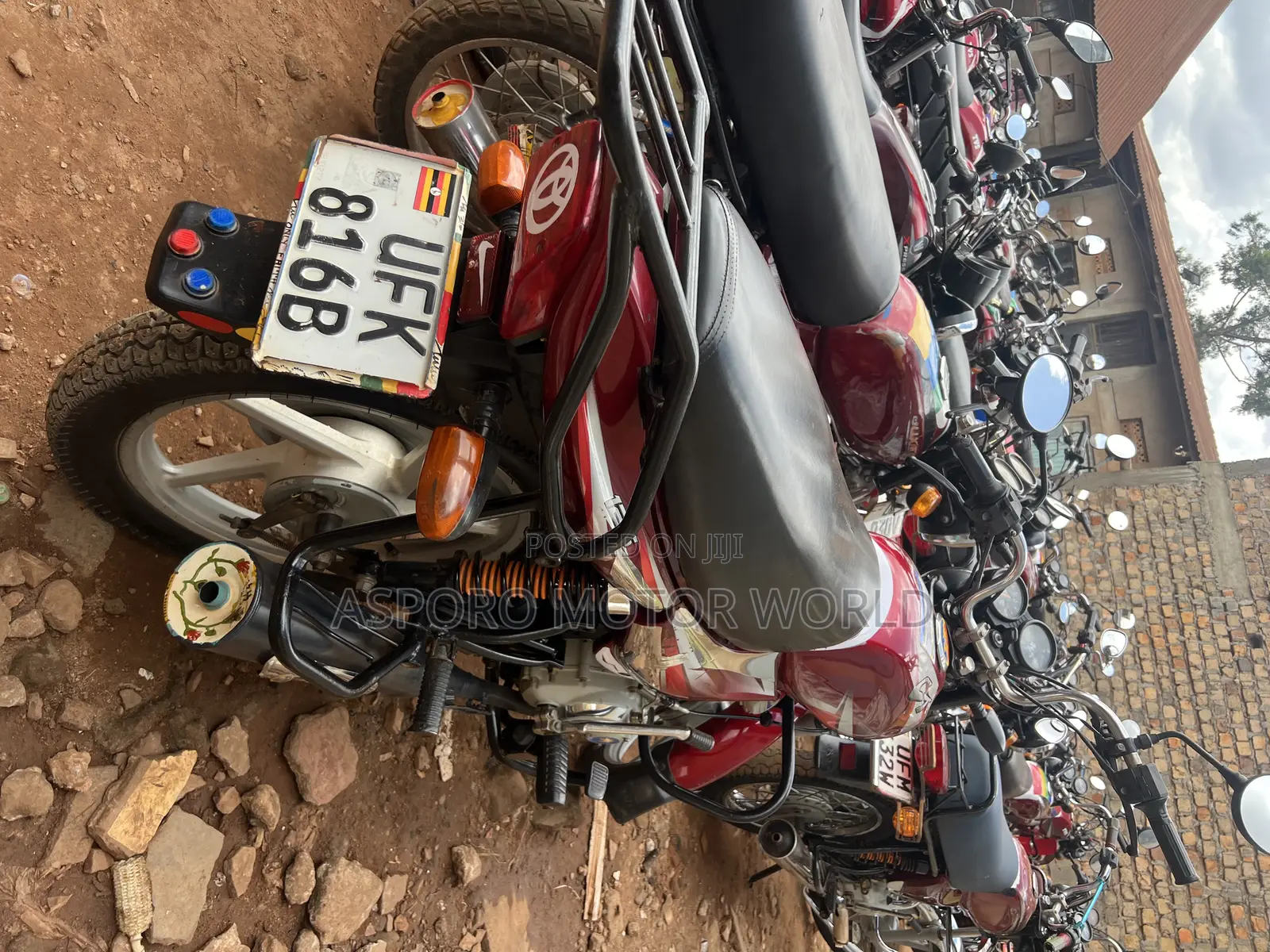 Bajaj CT 125X 2022 Red
