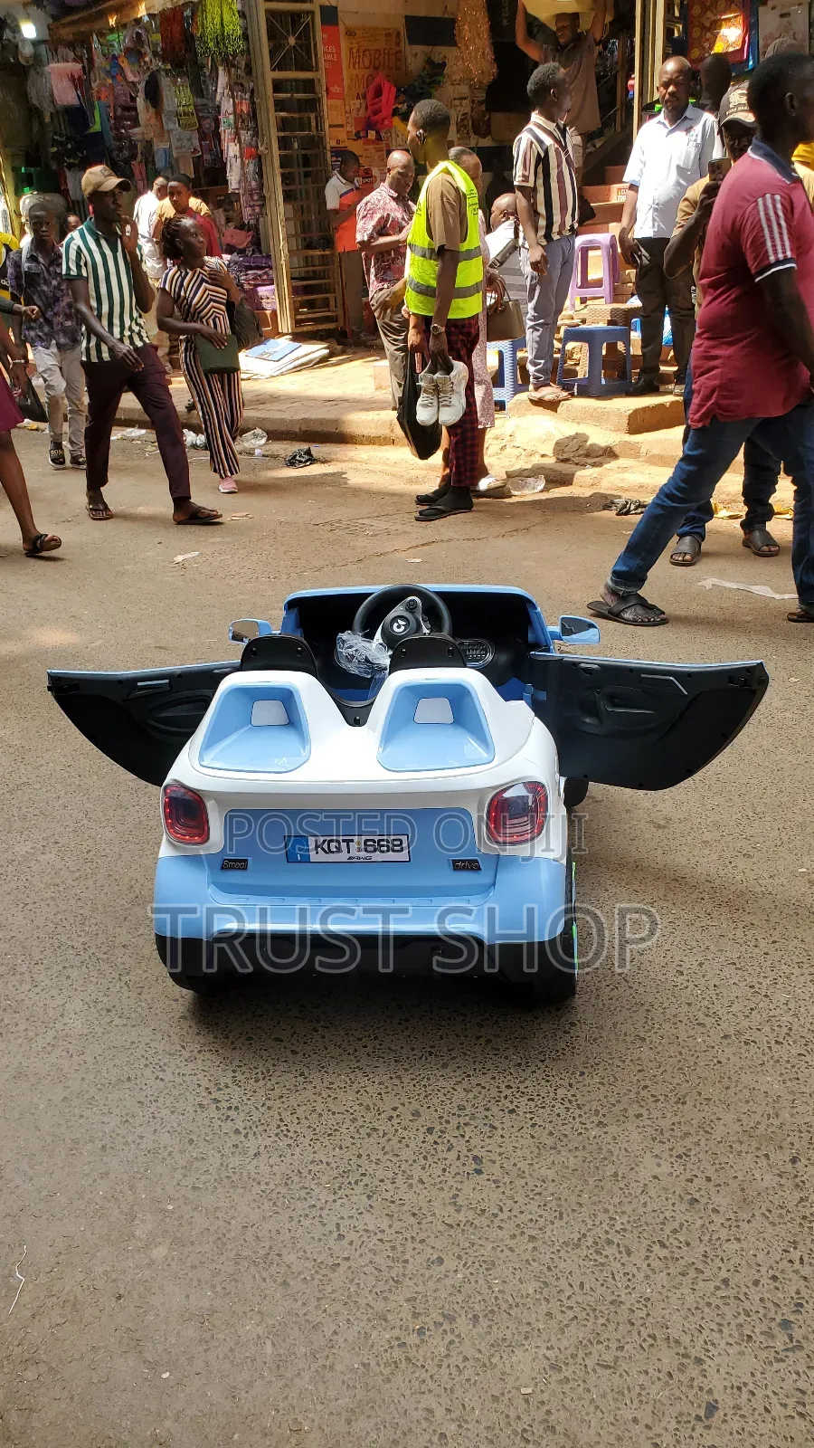 Danda Blue Car