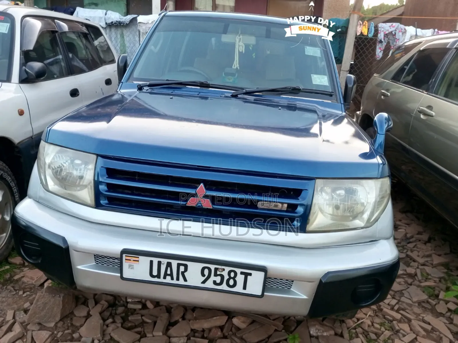 Mitsubishi Pajero IO 2000 Blue