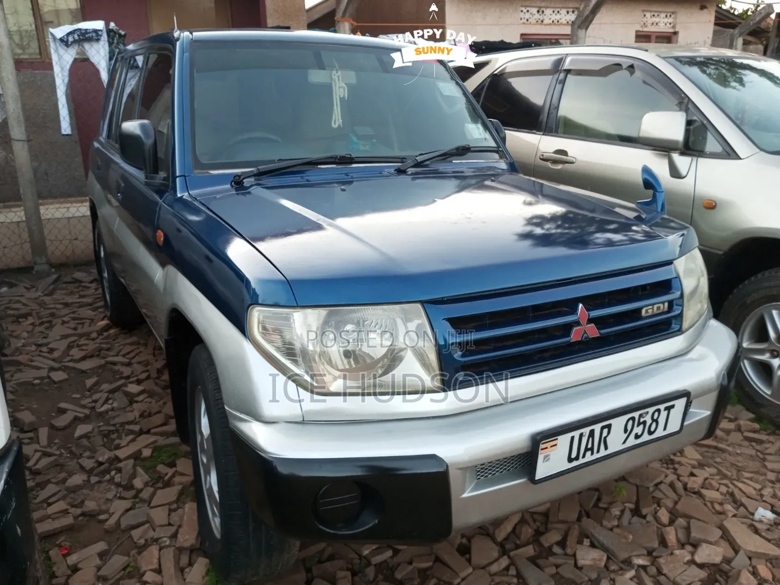 Mitsubishi Pajero IO 2000 Blue
