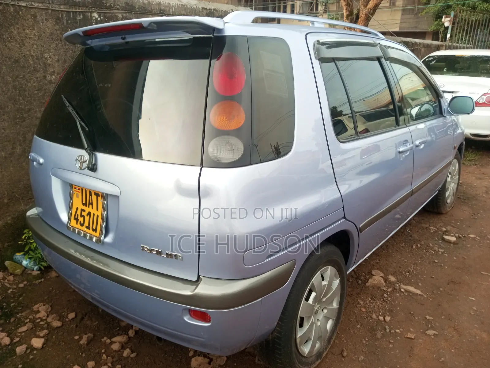 Toyota Raum 2002