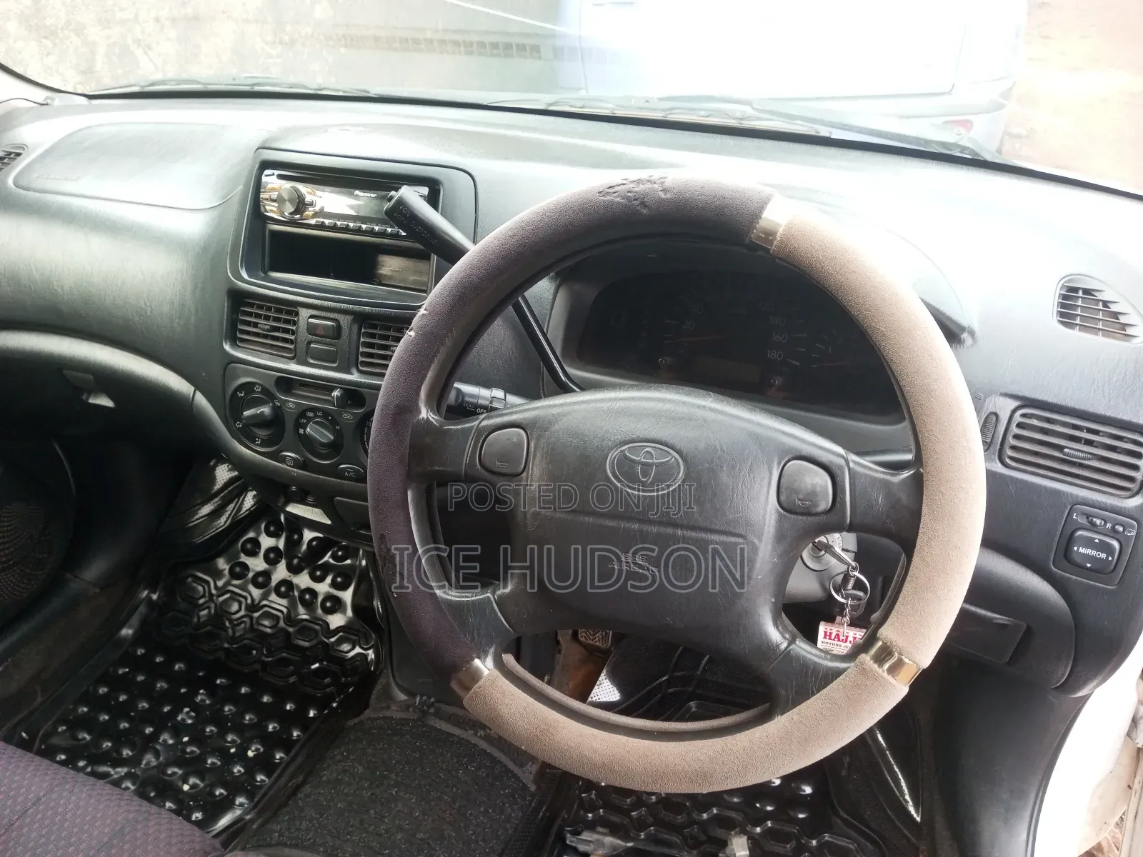 Toyota Raum 2003 White
