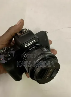 Canon Camera M50
