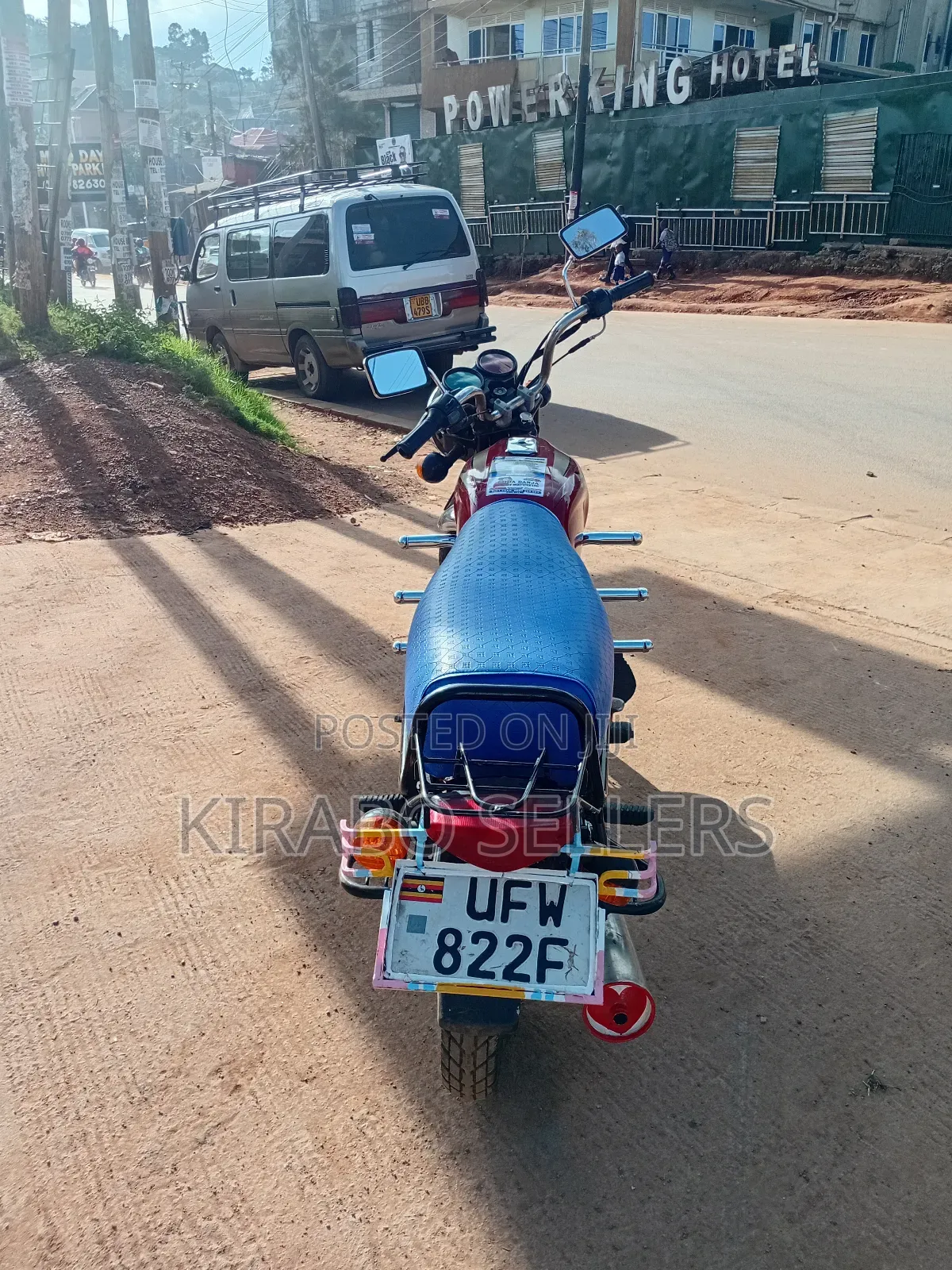 Bajaj Boxer 2025 Red