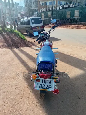Bajaj Boxer 2025 Red