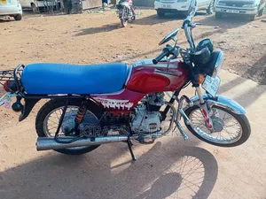 Bajaj Boxer 2025 Red