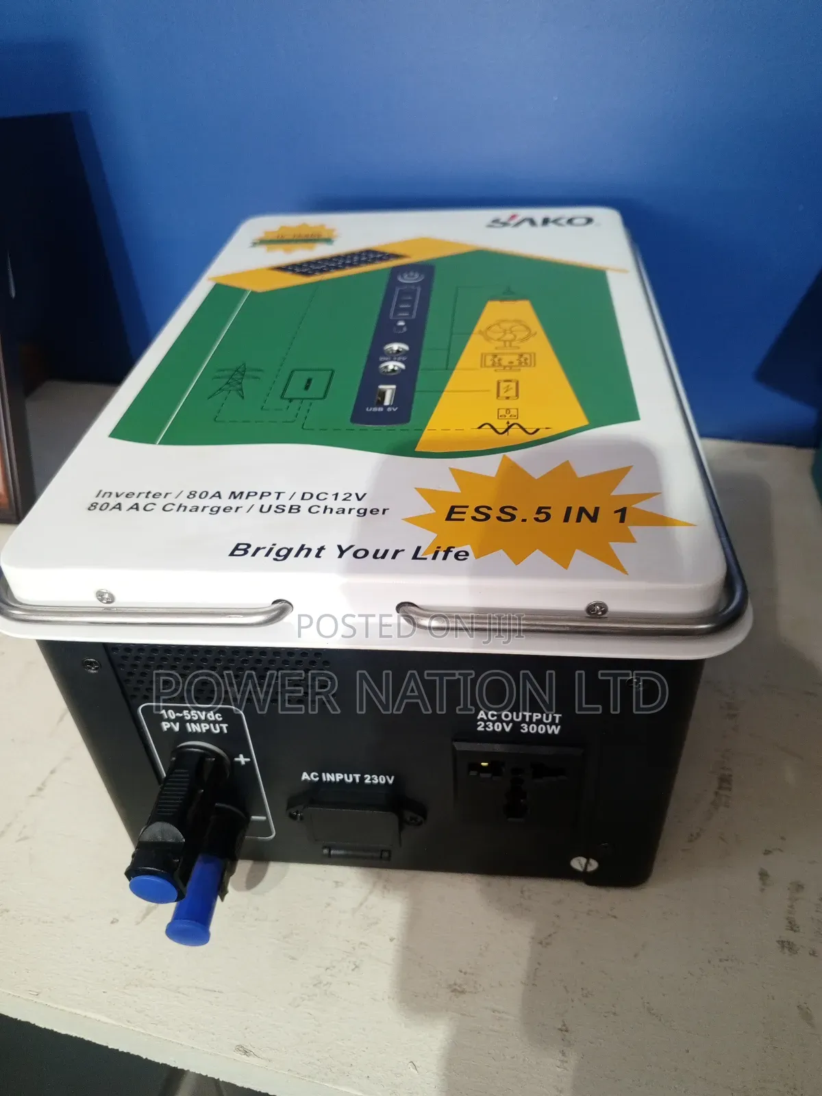 All in One 900wh Lithium Battery 300w Inverter Solar Power Station